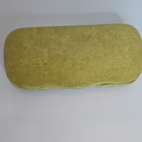 Gucci Accessories - Gucci Glasses Case in Olive Green